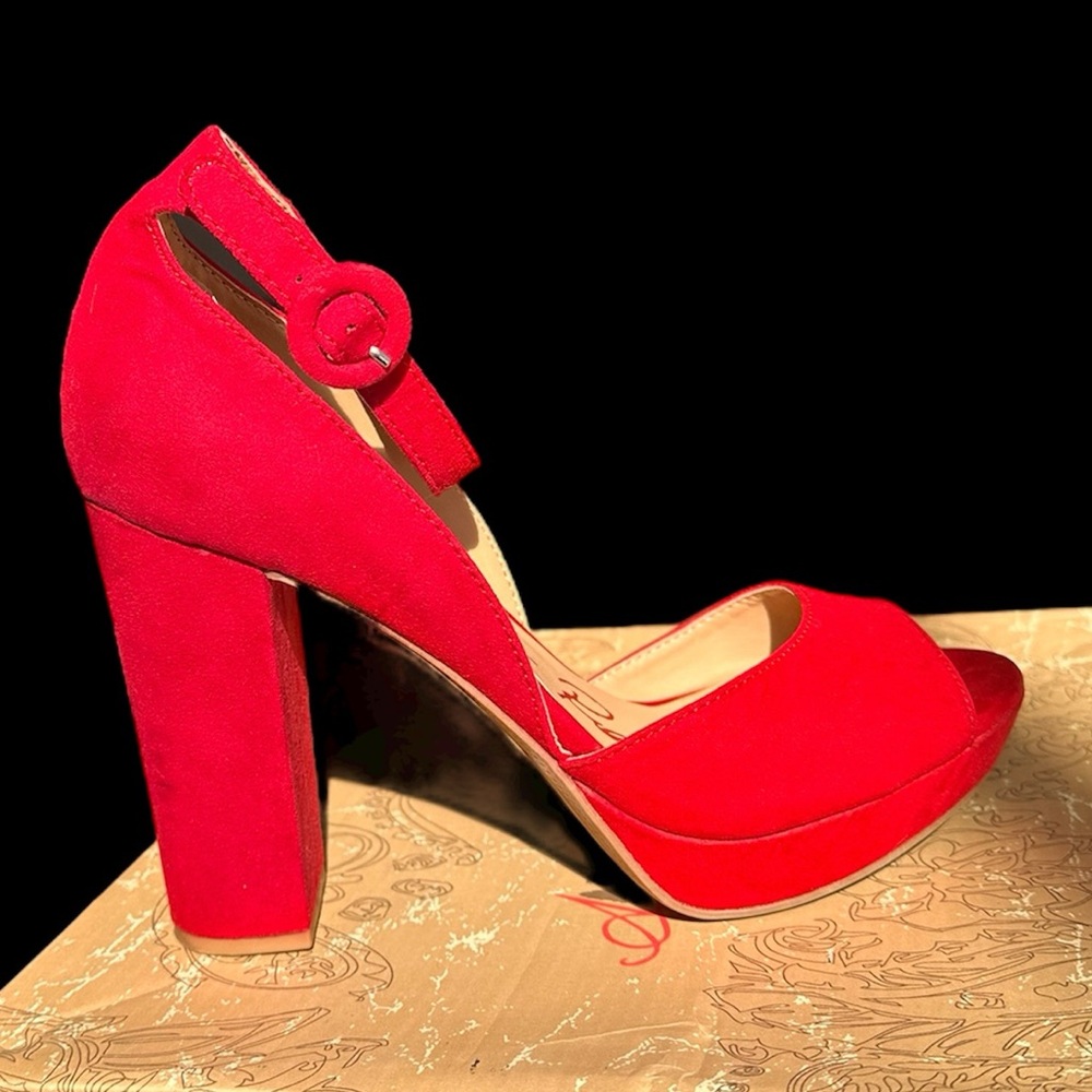 American Rag Areeta Red Heels - Picture 2 of 8